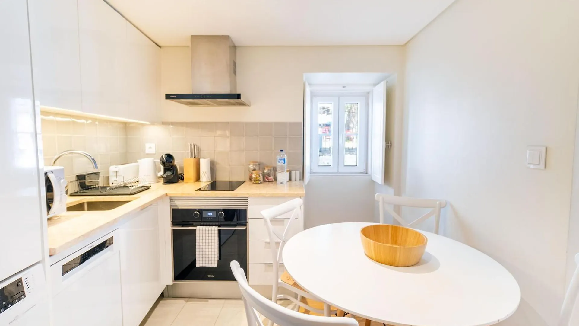 Discover Lisbons History - Stylish Apartment In Alfama 0*, Lisboa Portugal