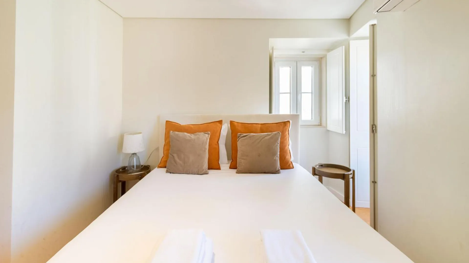 Discover Lisbons History - Stylish Apartment In Alfama