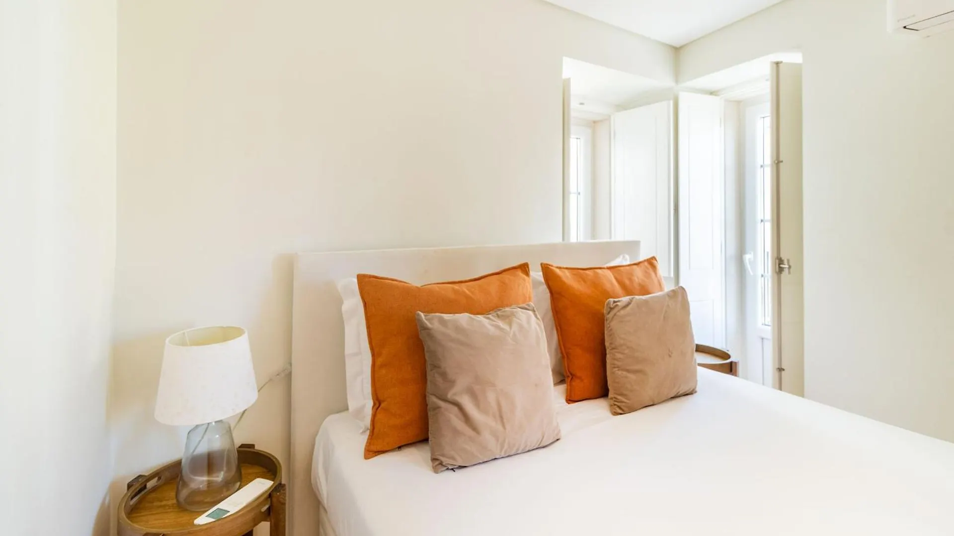 Discover Lisbons History - Stylish Apartment In Alfama